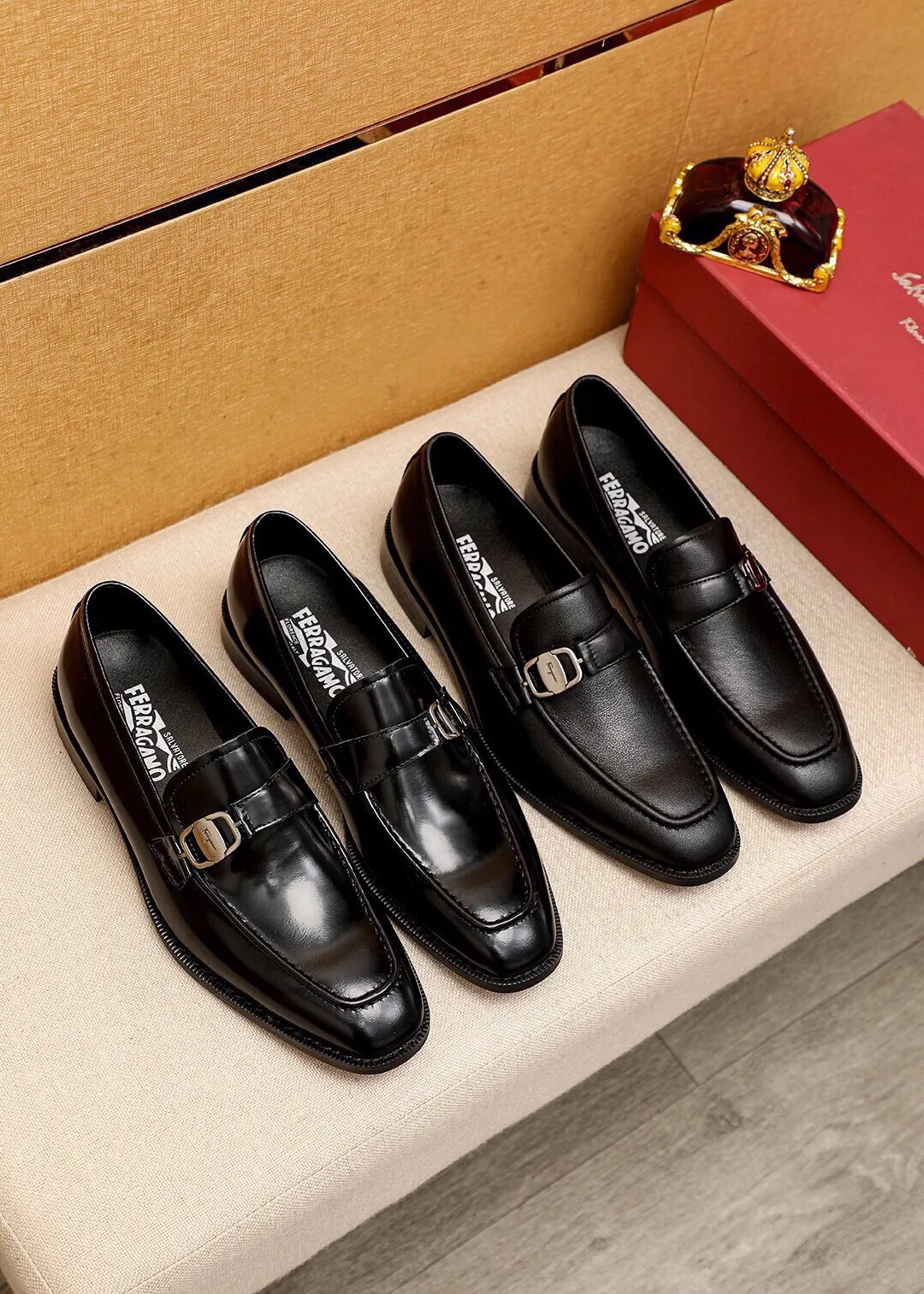 Men's shoes 💰400 💐 Product trademark: Ferragamo "Ferragamo" casual leather shoes Regular size: 39-44 (38.45.46🉑️Customized) Product materials: Selected imported open-edge beaded calfskin upper + classic hardware buckle, imported pig leather lining. Strong three-dimensional visual effect, non-slip and wear-resistant combination outsole Color: 1⃣️color optional
